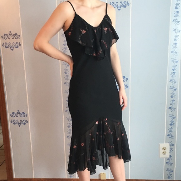 Long black ruffle embroidered dress - Picture 2 of 8